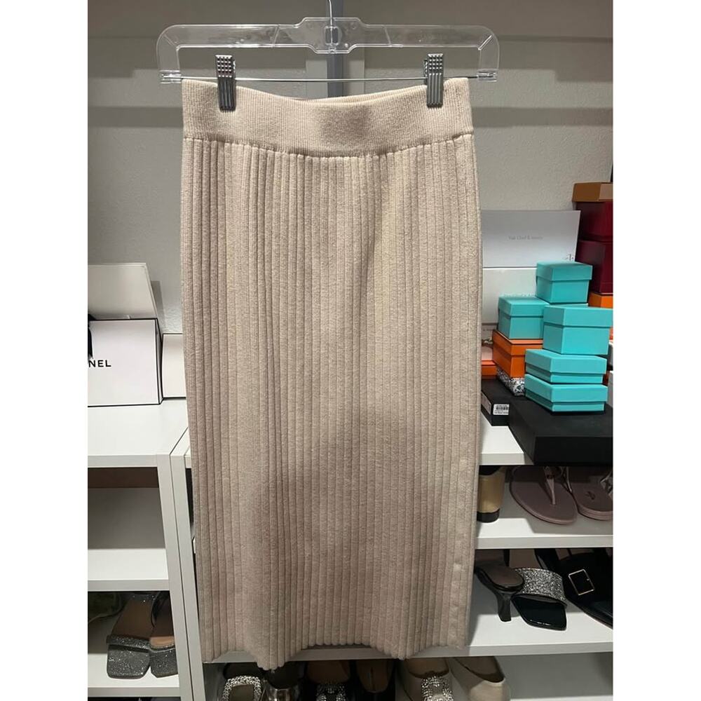 Cream knit slim Fit pencil skirt in small